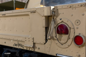 史上最強! ゴリゴリの米軍多目的装甲車で行く、ちょっと可愛い!? “ミリタリースタイル・キャンプ”